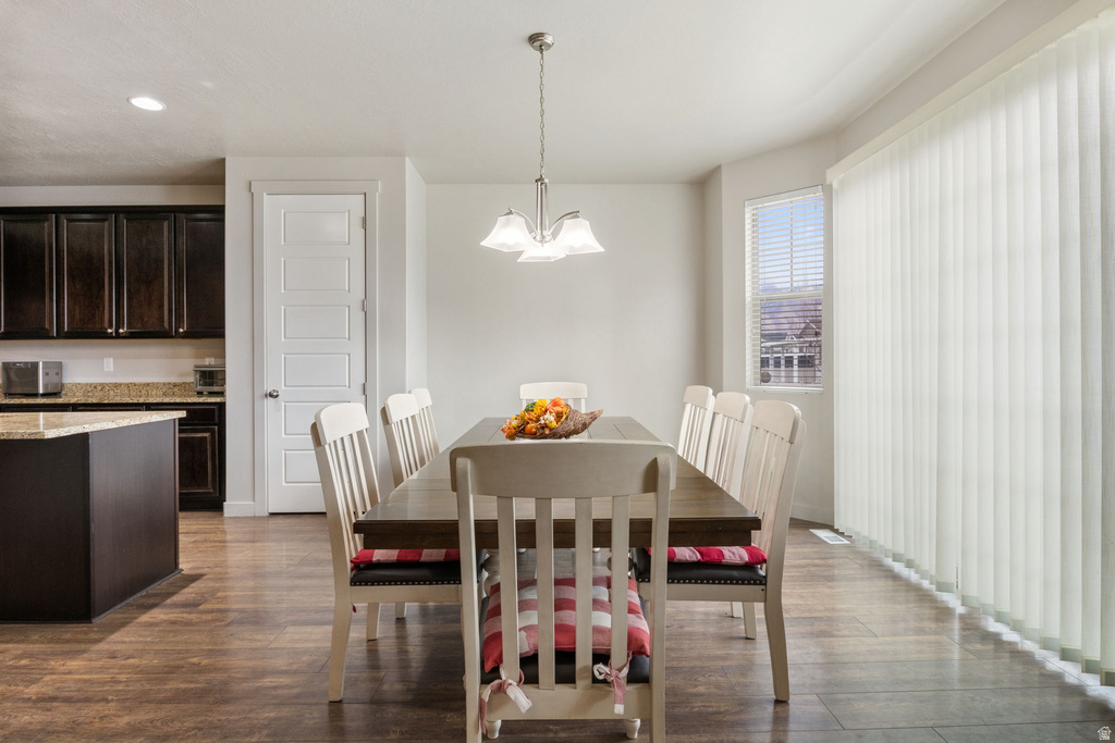 673 W DEEPDALE CT Stansbury Park, UT 84074