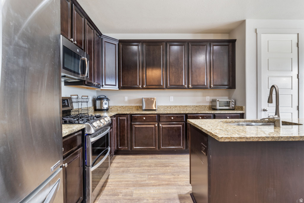 673 W DEEPDALE CT Stansbury Park, UT 84074