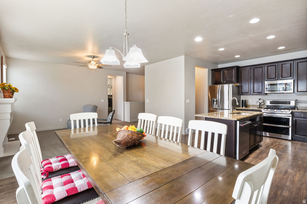 673 W DEEPDALE CT Stansbury Park, UT 84074