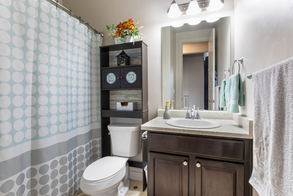 673 W DEEPDALE CT Stansbury Park, UT 84074