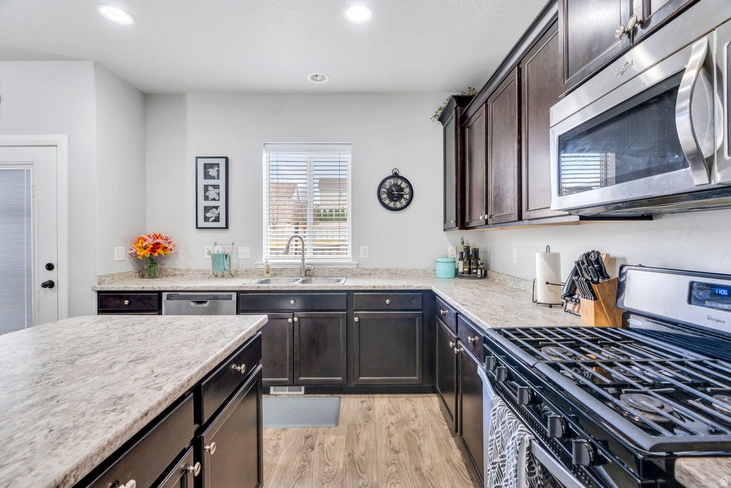 7845 N SANTA CLARA DR Eagle Mountain, UT 84005