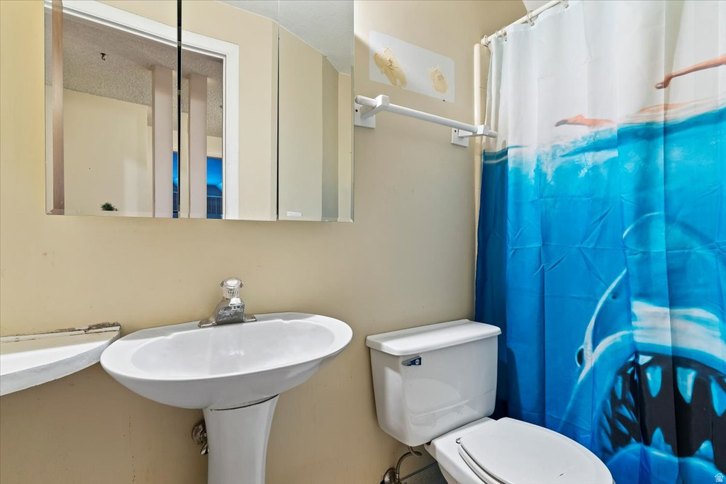 4501 S 1720 W Roy, UT 84067