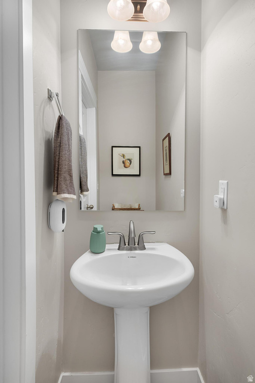 252 E KIRSTEN LN North Salt Lake, UT 84054