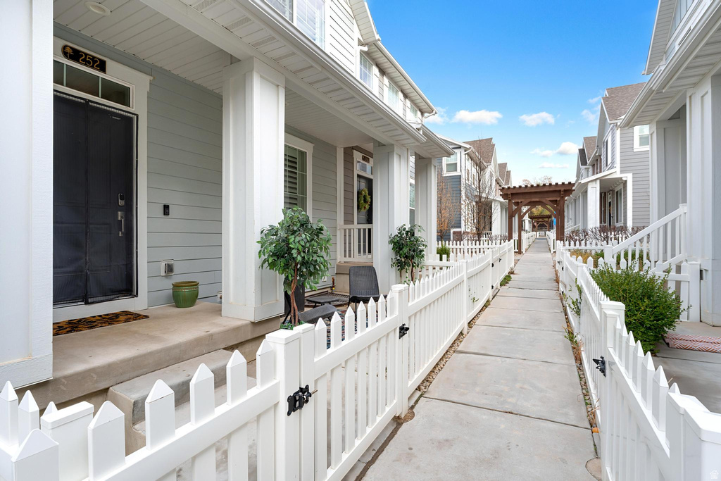 252 E KIRSTEN LN North Salt Lake, UT 84054