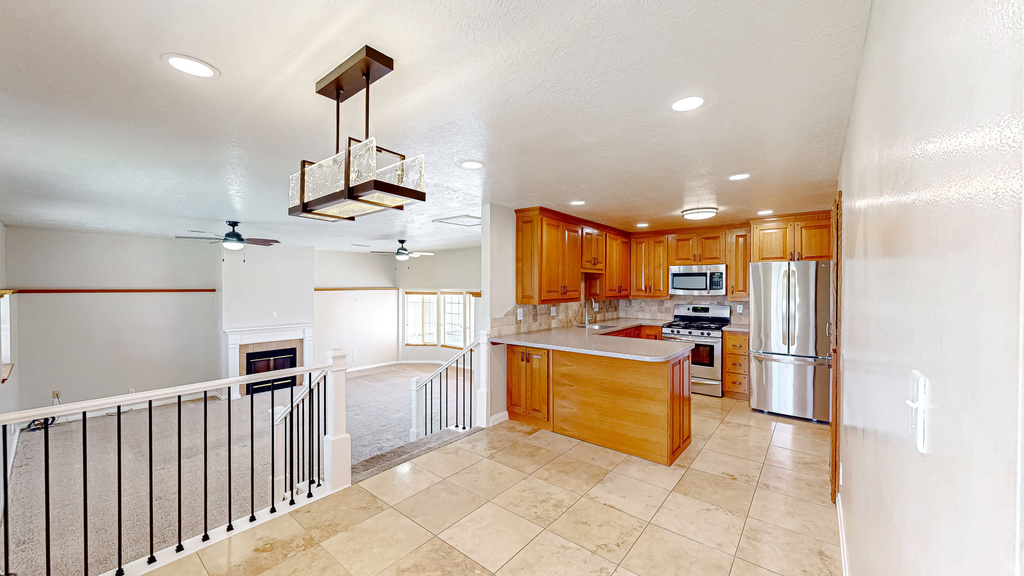 346 S NEBO DR Spanish Fork, UT 84660