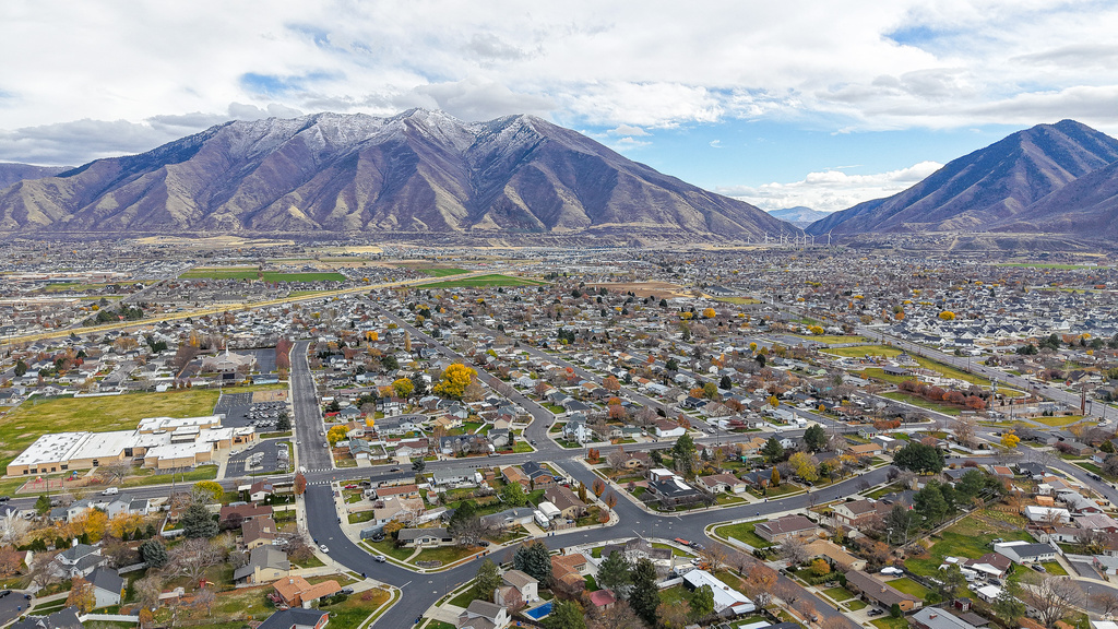 346 S NEBO DR Spanish Fork, UT 84660