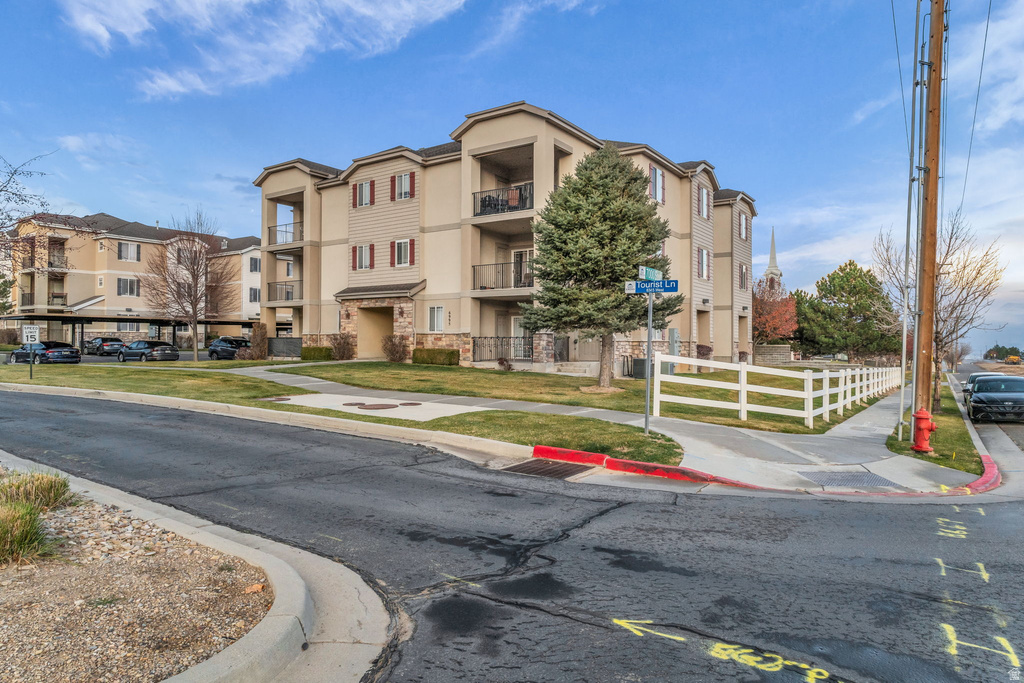 6301 W PASSENGER LN #2 West Jordan, UT 84081