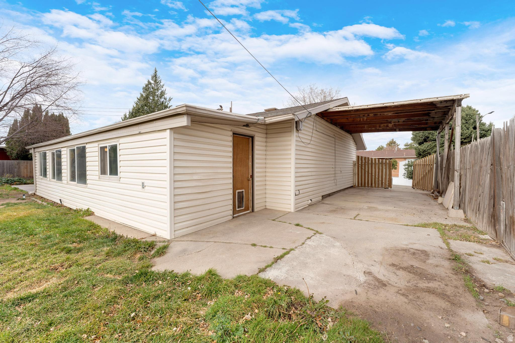 355 W LA SALLE DR Midvale, UT 84047