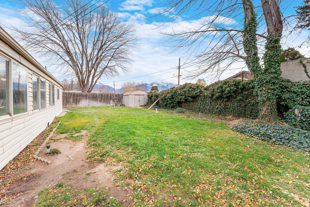 355 W LA SALLE DR Midvale, UT 84047