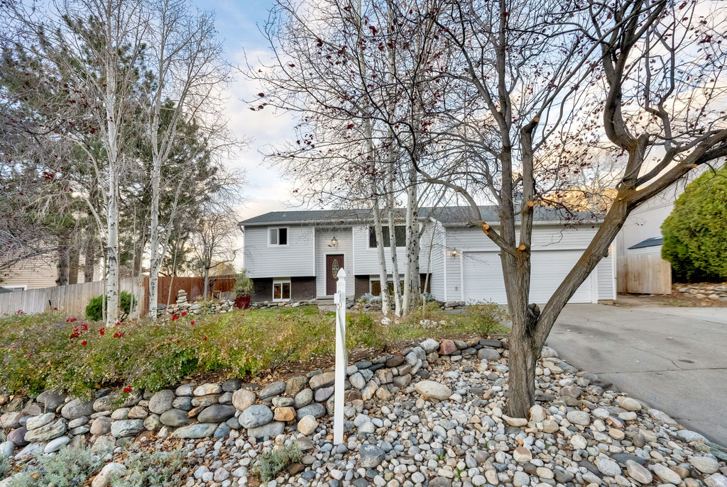 3217 E NUTREE DR Cottonwood Heights, UT 84121