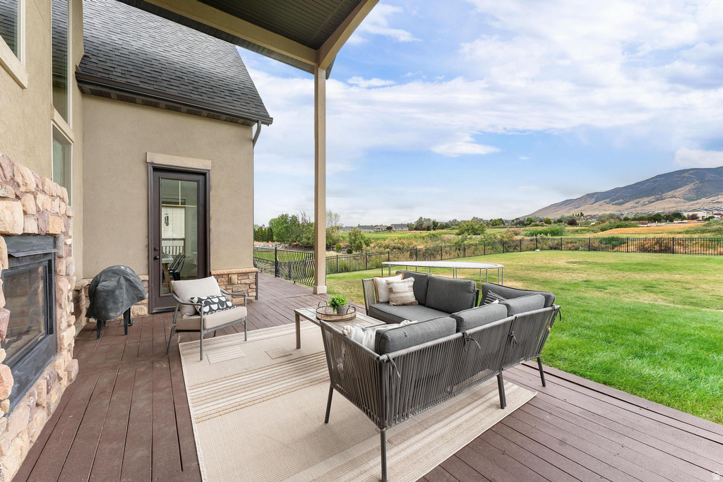 2177 S CENTENNIAL BLVD Saratoga Springs, UT 84045