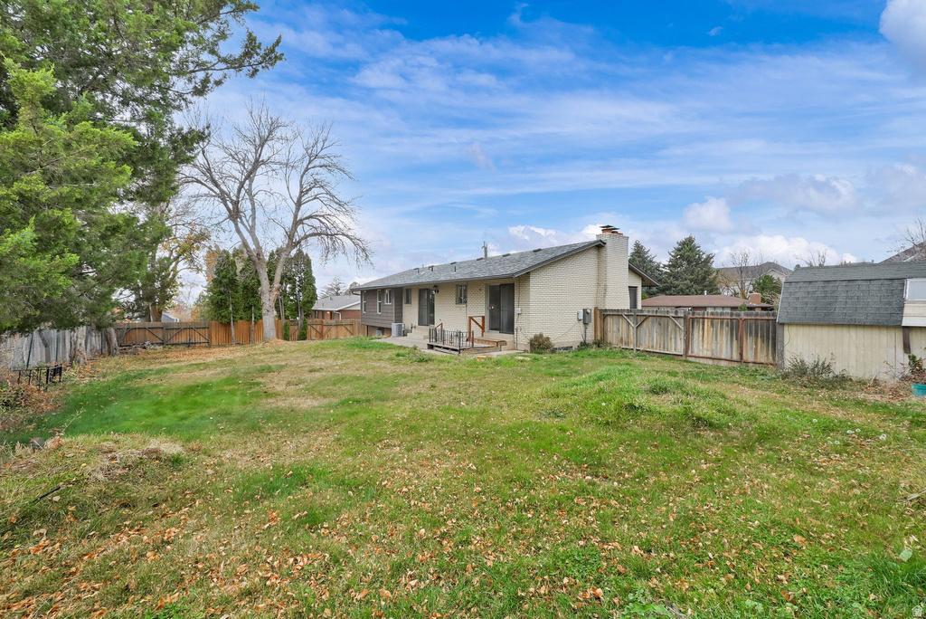 1663 NAVAJO DR Ogden, UT 84403