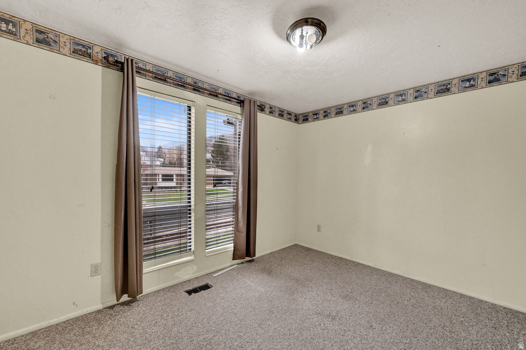 1663 NAVAJO DR Ogden, UT 84403