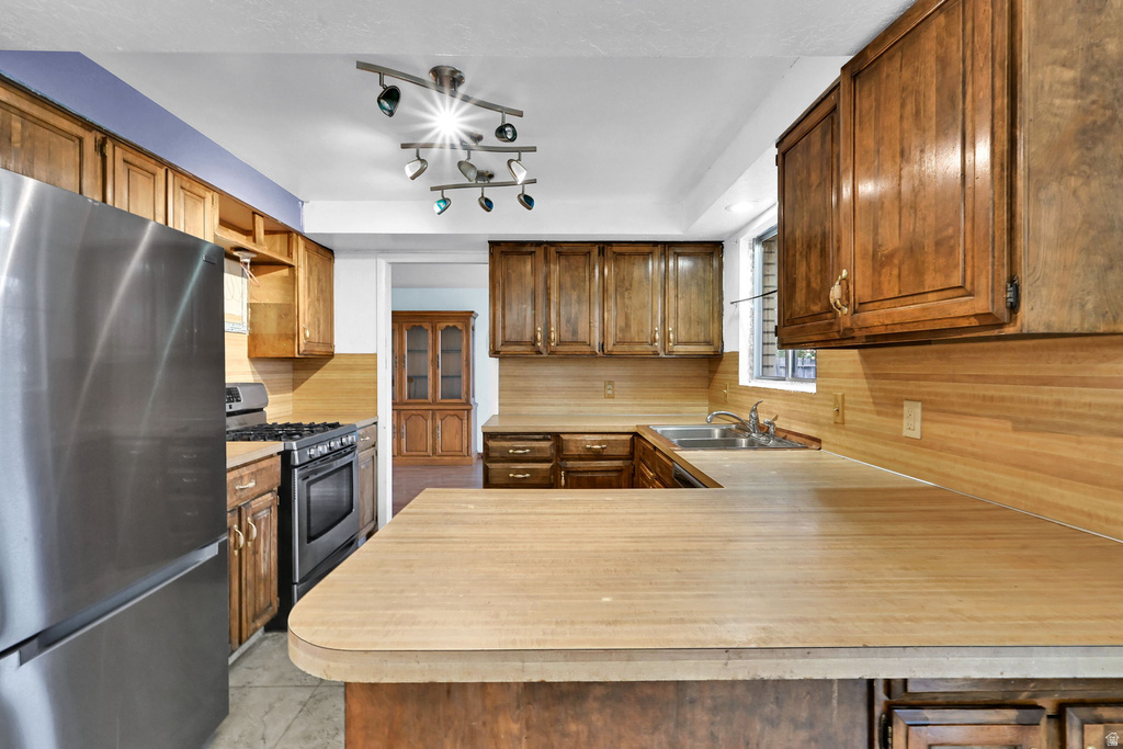 1663 NAVAJO DR Ogden, UT 84403