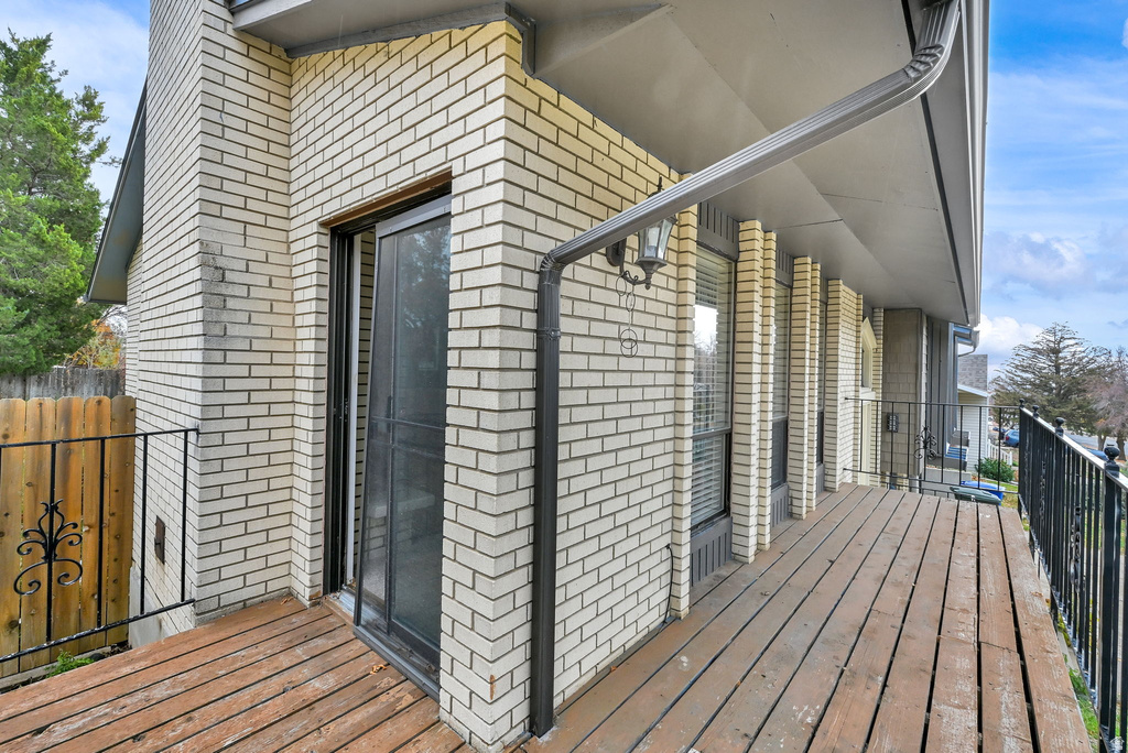 1663 NAVAJO DR Ogden, UT 84403