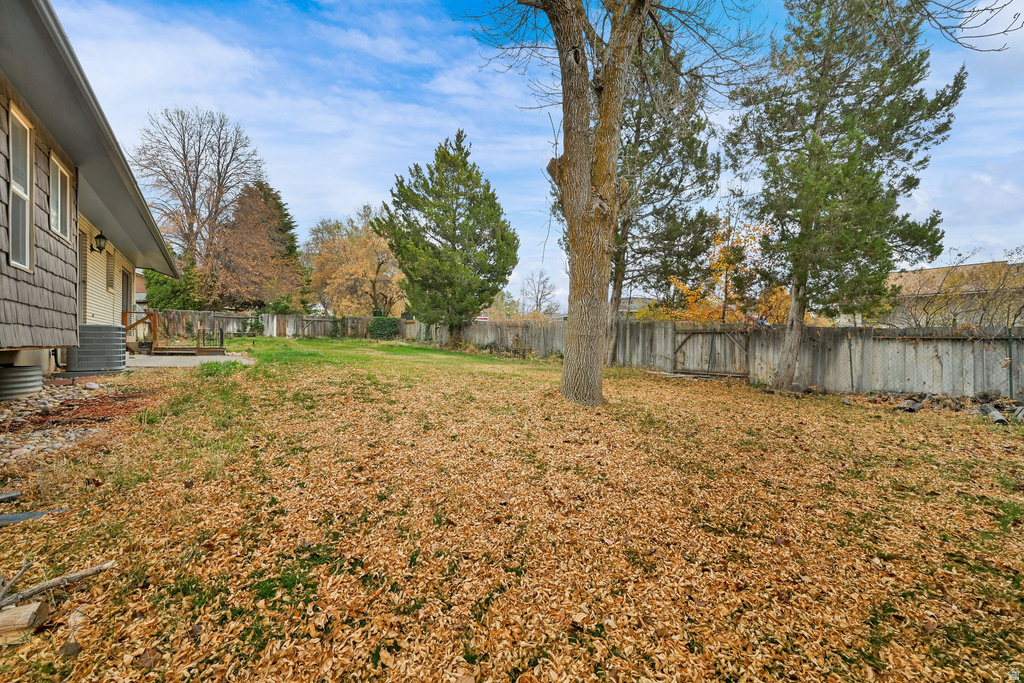 1663 NAVAJO DR Ogden, UT 84403