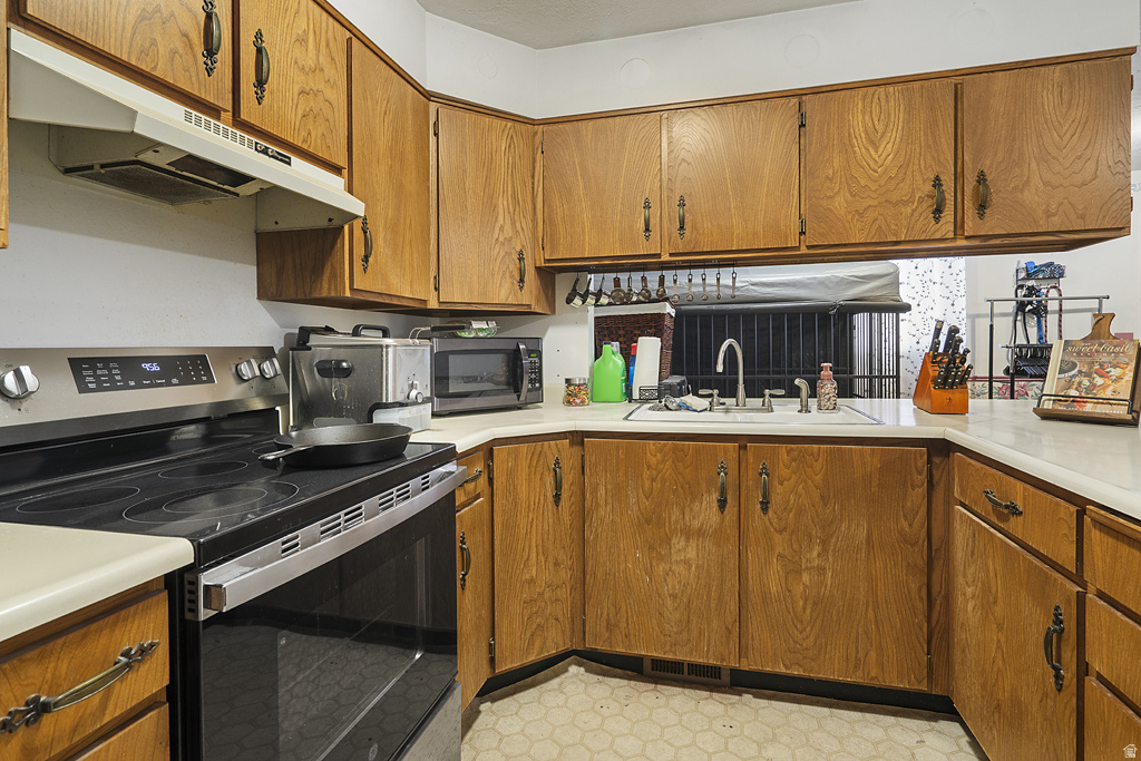 5254 W GROVEWOOD CIR West Valley City, UT 84120