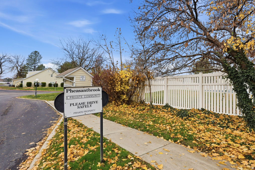 22 CREEKSIDE LN Centerville, UT 84014