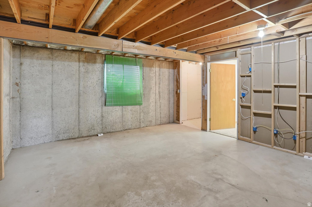 5558 S 1025 E South Ogden, UT 84405