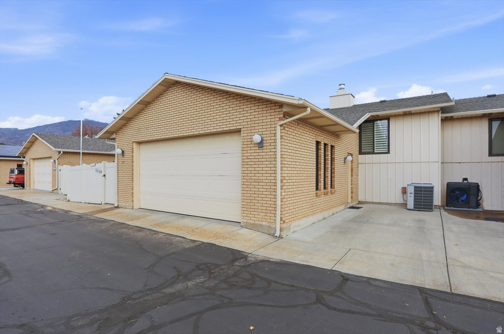 5558 S 1025 E South Ogden, UT 84405