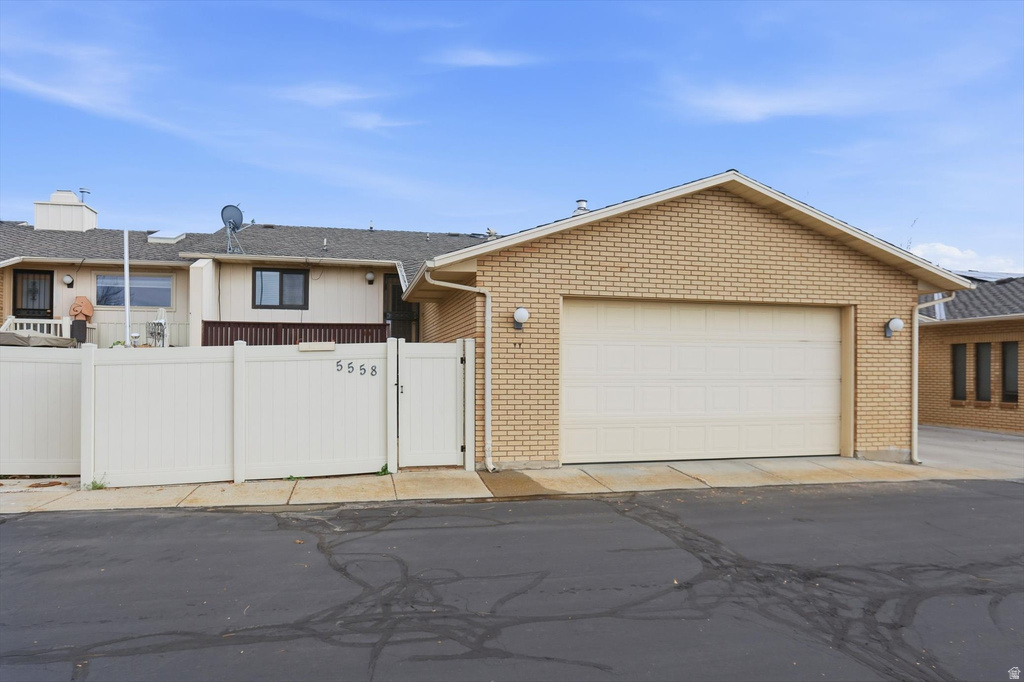 5558 S 1025 E South Ogden, UT 84405