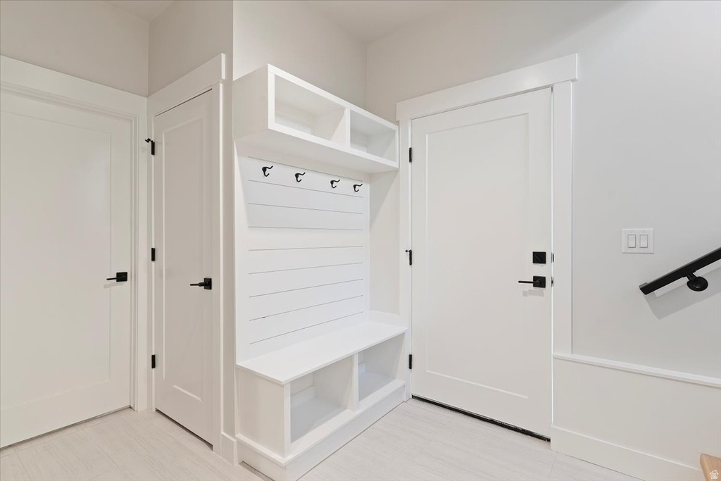 1582 E MADDIES CV #19 Ogden, UT 84404