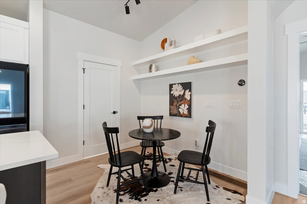 1582 E MADDIES CV #19 Ogden, UT 84404