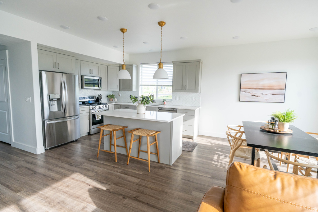 1158 S 650 E Hyrum, UT 84319