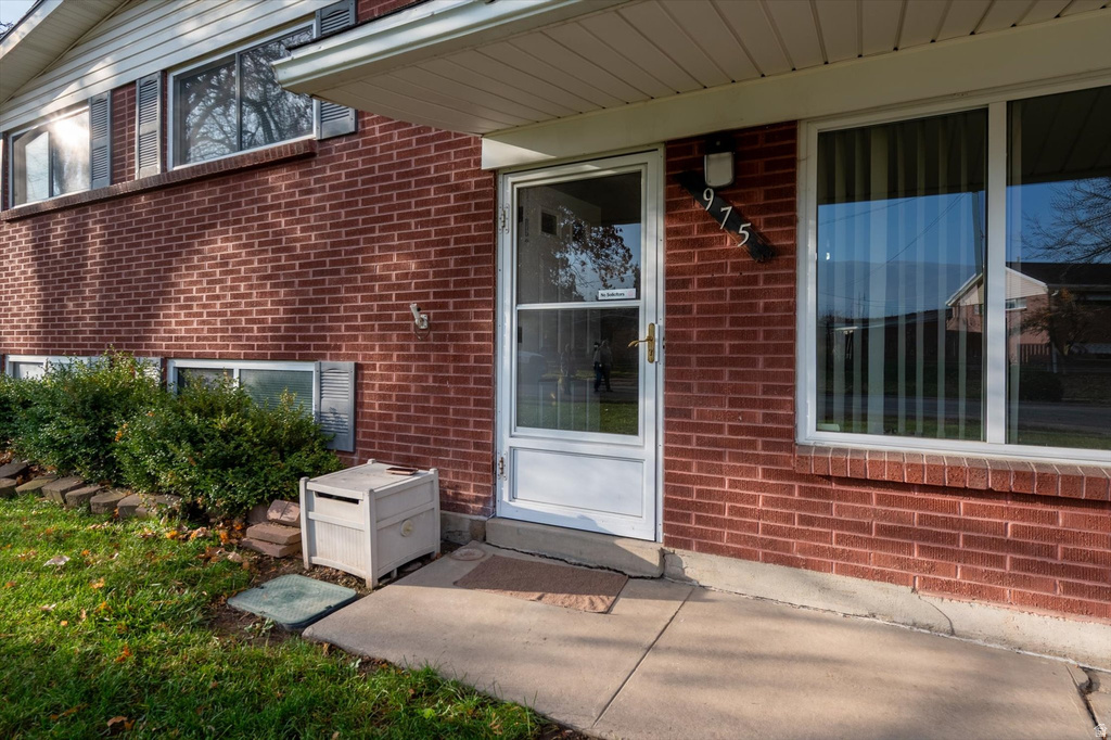 975 N GARNET ST Layton, UT 84041