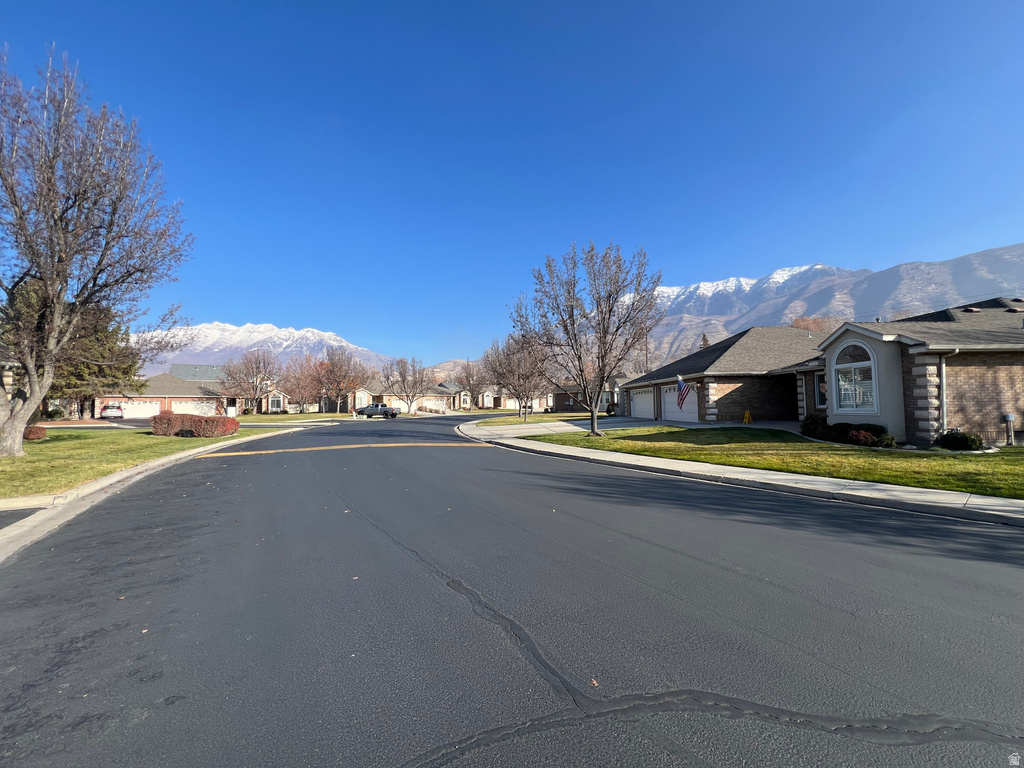 111 WOODSIDE DR Provo, UT 84604