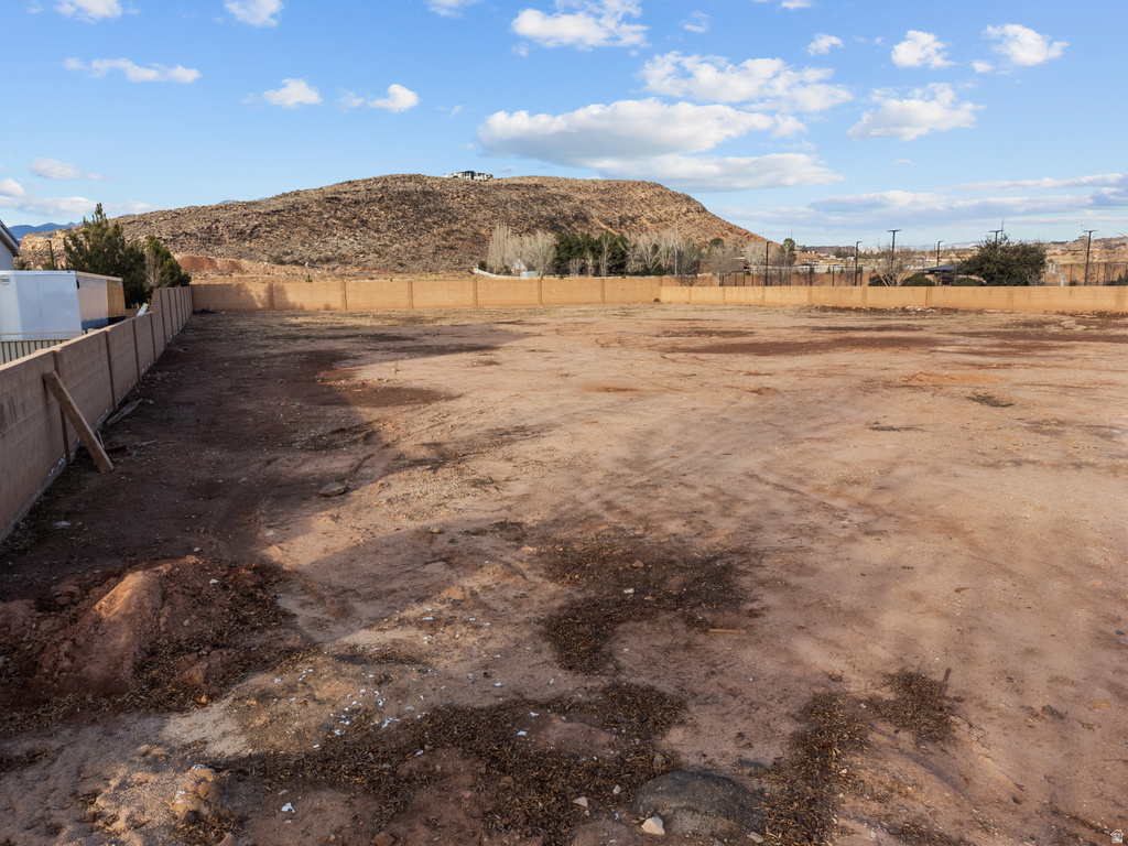 387 E CHATEAU MEADOWS CIR Washington, UT 84780