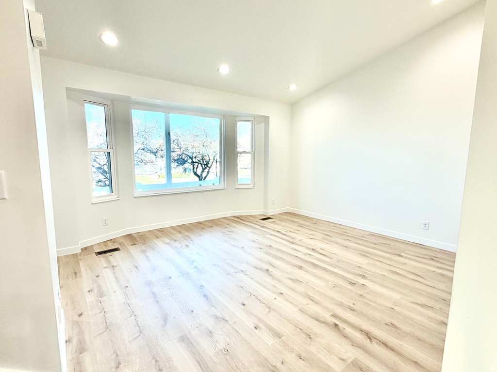 1467 W 1750 N Clinton, UT 84015