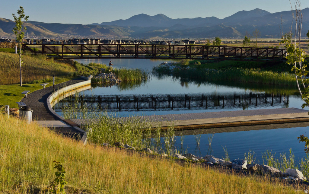 5261 W BOWSTRING WAY South Jordan, UT 84009