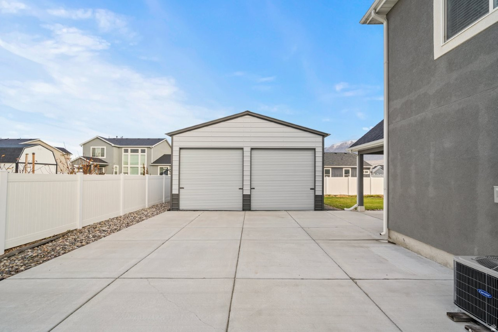 2442 W 2850 N Farr West, UT 84404