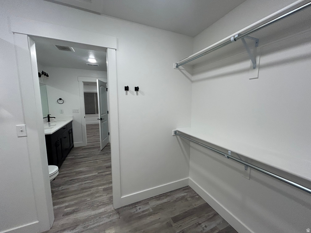 2442 W 2850 N Farr West, UT 84404