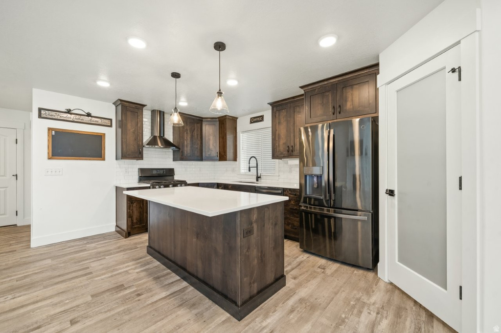 2442 W 2850 N Farr West, UT 84404