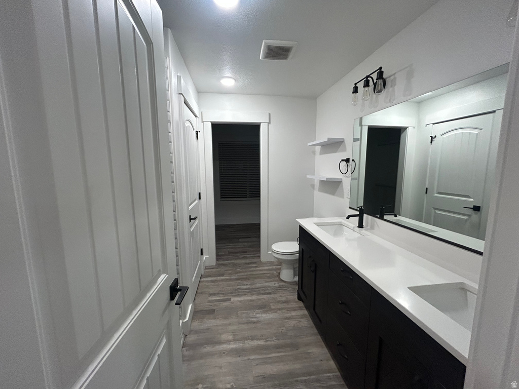 2442 W 2850 N Farr West, UT 84404