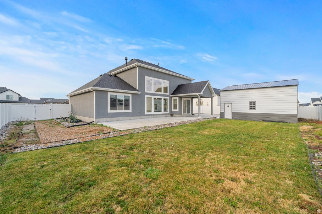 2442 W 2850 N Farr West, UT 84404