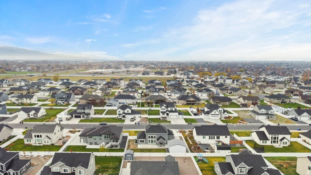 2442 W 2850 N Farr West, UT 84404