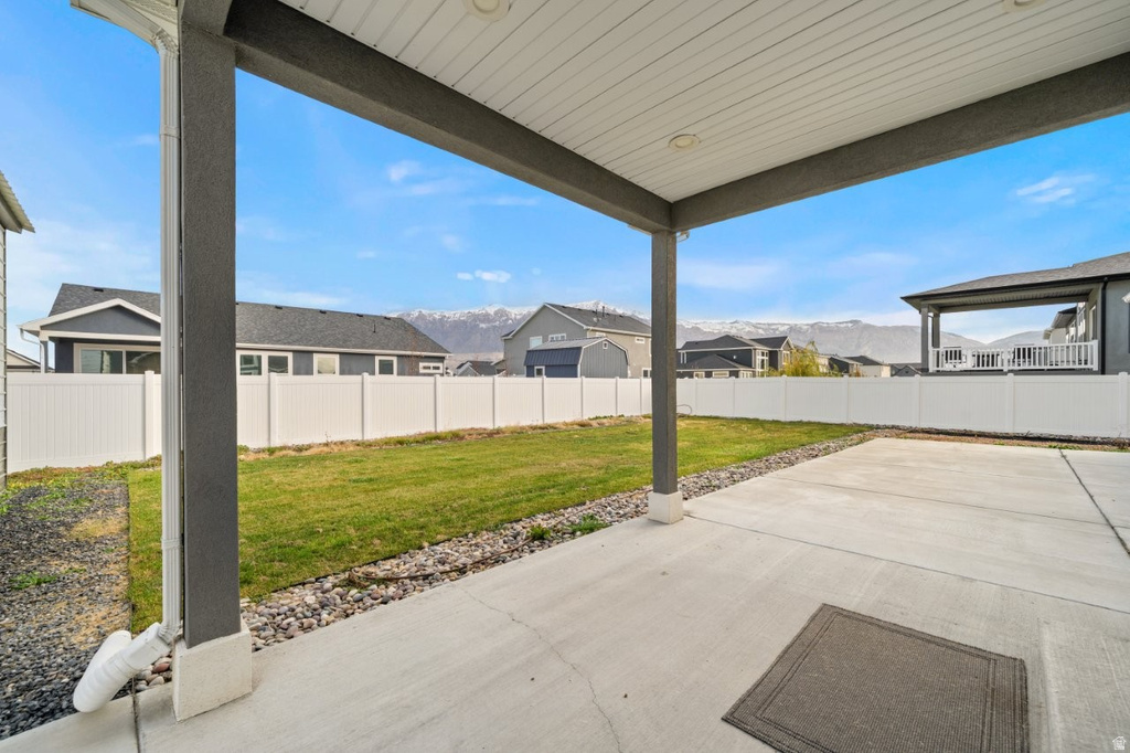 2442 W 2850 N Farr West, UT 84404