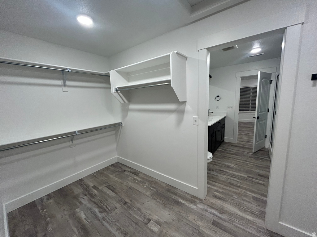 2442 W 2850 N Farr West, UT 84404