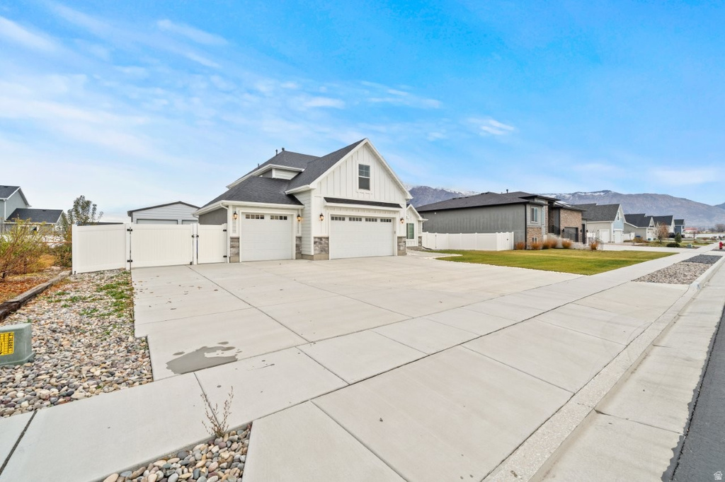 2442 W 2850 N Farr West, UT 84404