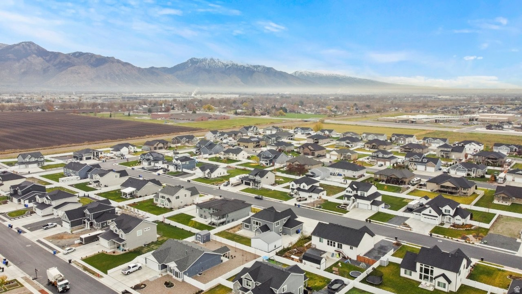 2442 W 2850 N Farr West, UT 84404