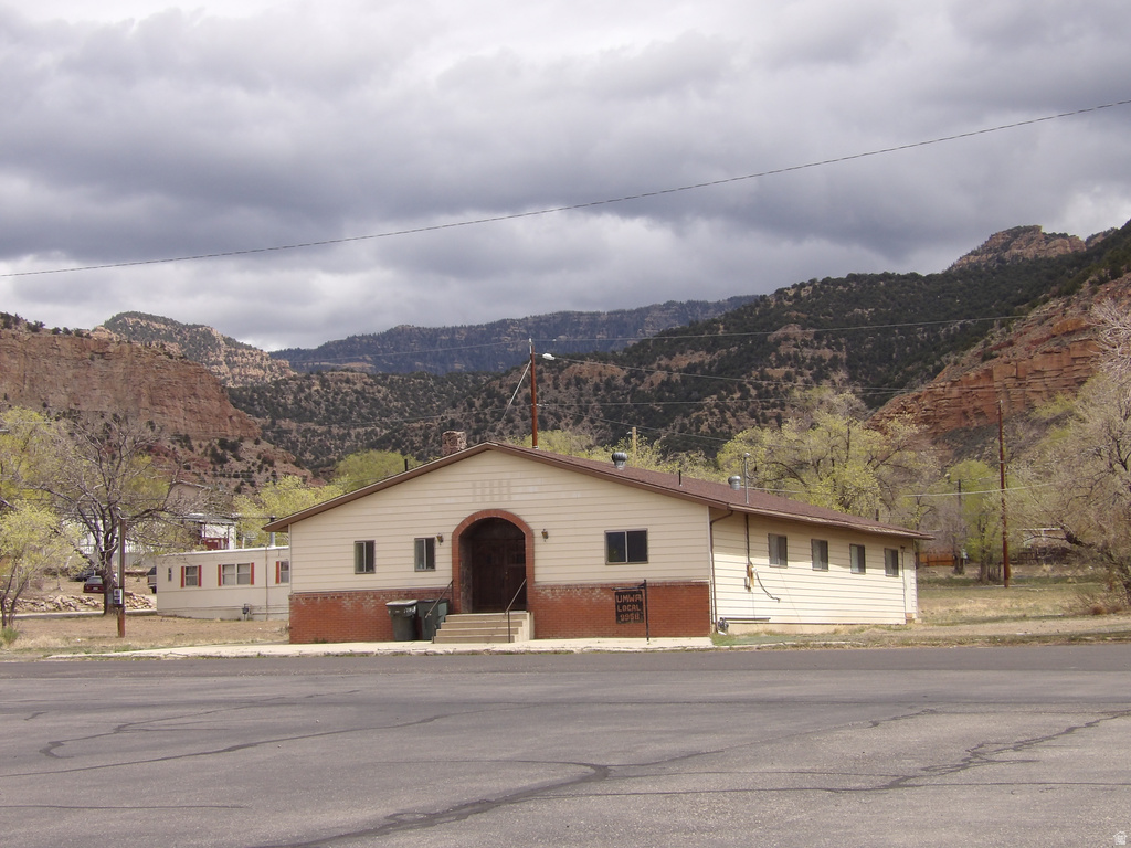 333 DENVER AVE East Carbon, UT 84520