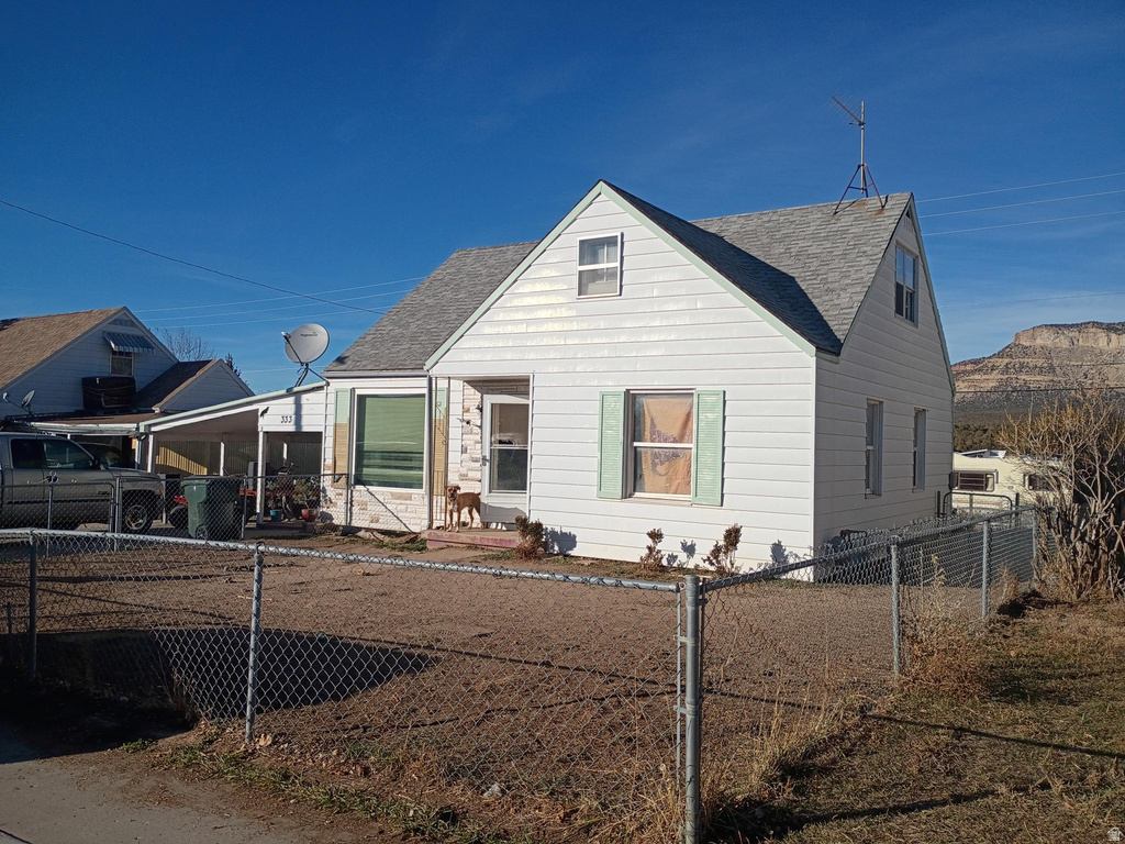 333 DENVER AVE East Carbon, UT 84520