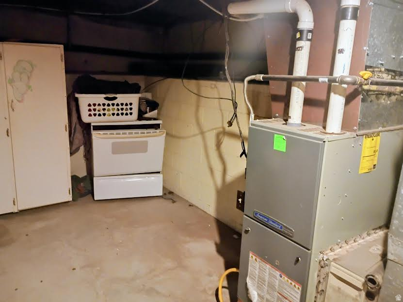 333 DENVER AVE East Carbon, UT 84520