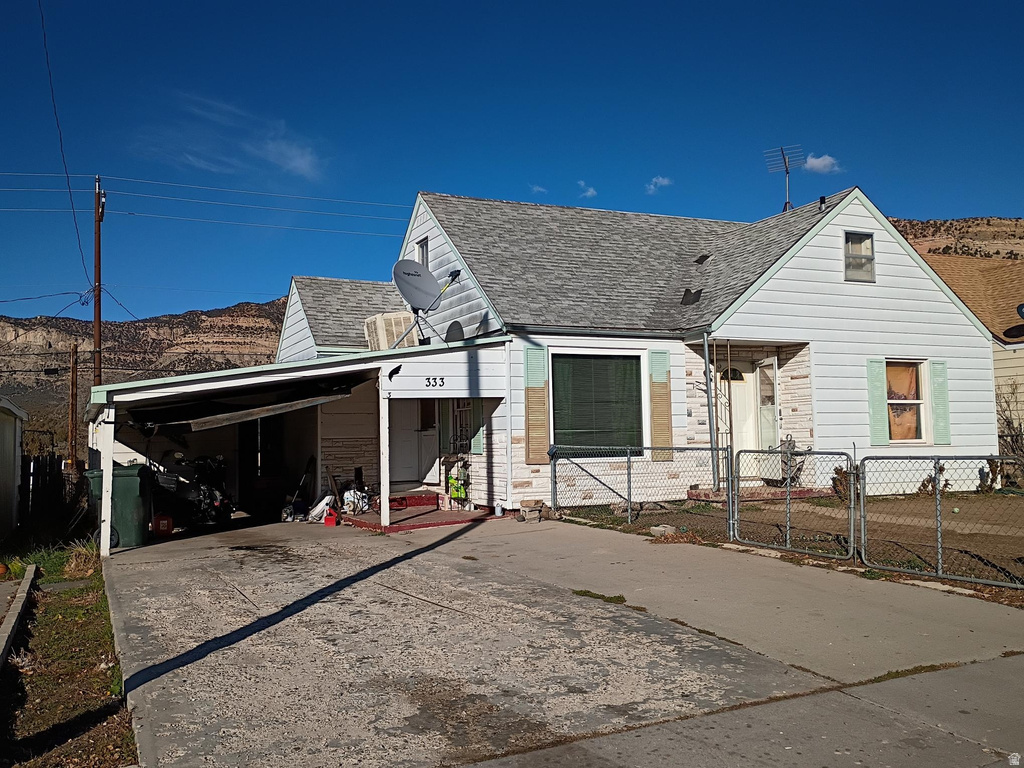 333 DENVER AVE East Carbon, UT 84520