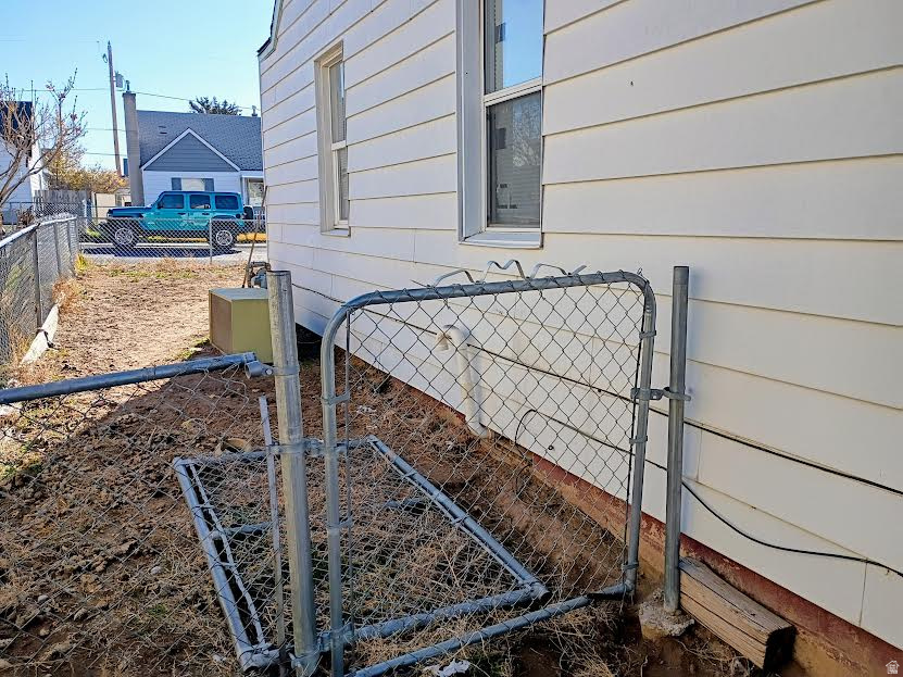 333 DENVER AVE East Carbon, UT 84520