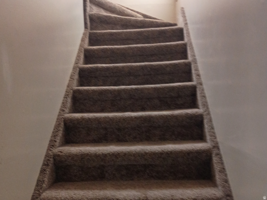 333 DENVER AVE East Carbon, UT 84520