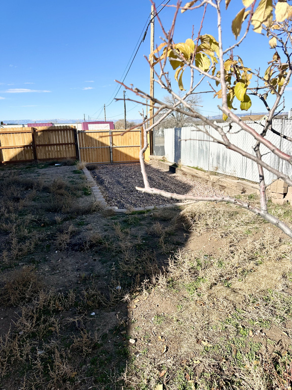 319 CARSON AVE East Carbon, UT 84520